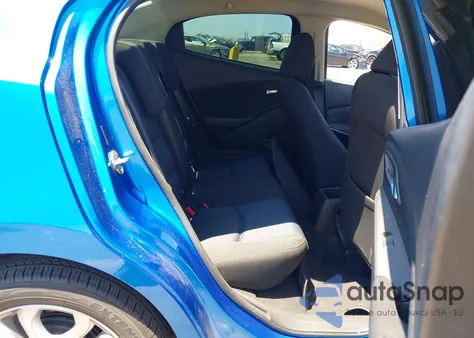 2018 Toyota Yaris Ia из США, поврежденный, VIN 3MYDLBYV7JY314998